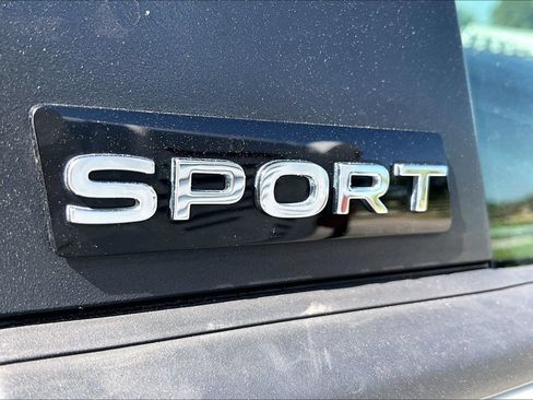 Used 2025 Volkswagen Jetta Sport FWD image 8