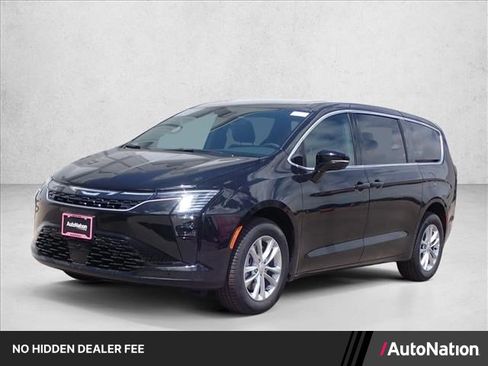 New 2027 Chrysler Pacifica Select AWD/4WD image 1