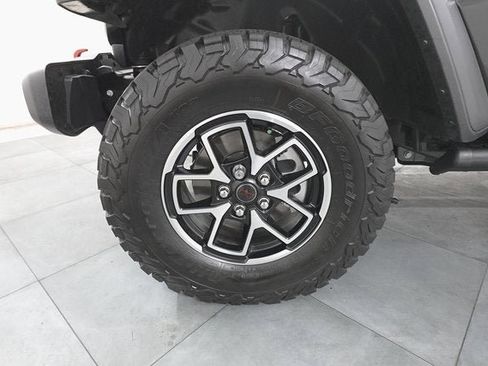 Used 2025 Jeep Wrangler Unlimited Rubicon image 26