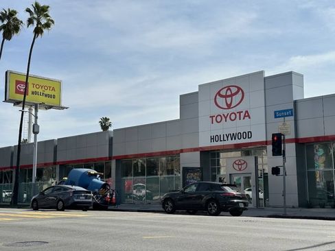 Used 2014 Toyota Prius C Three FWD image 14