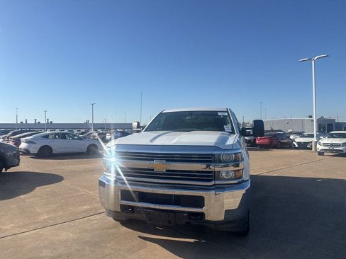Used 2018 Chevrolet Silverado 2500 W/T image 6