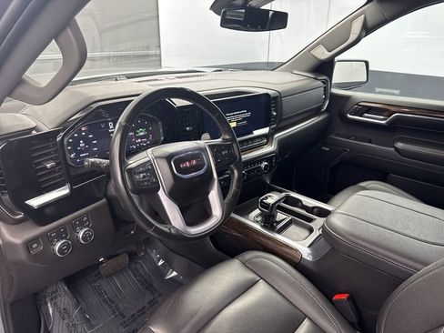 Used 2024 GMC Sierra 1500 Elevation w/ Elevation Premium Package AWD/4WD image 8