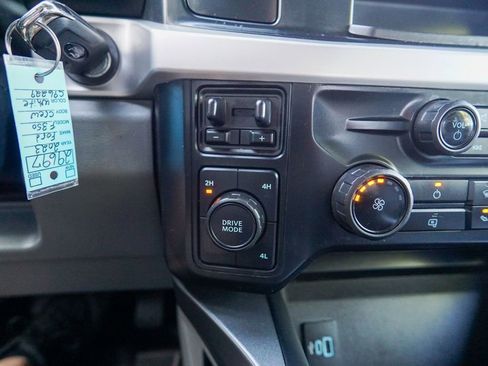 Used 2023 Ford F350 XLT AWD/4WD image 26