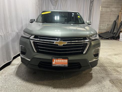 Used 2023 Chevrolet Traverse LT FWD image 3