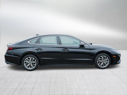 Certified 2023 Hyundai Sonata SEL w/ Preferred Accessory Package FWD image 8