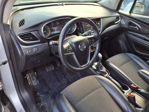 Used 2022 Buick Encore Preferred w/ Safety Package image 4