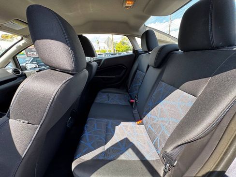 Used 2012 Ford Fiesta SE FWD image 11