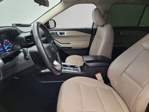 Used 2021 Ford Explorer XLT w/ Equipment Group 202A image 17