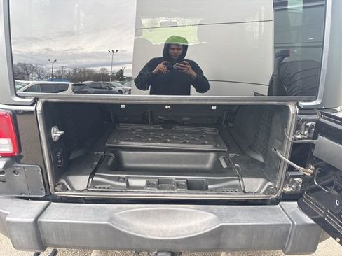 Used 2018 Jeep Wrangler Unlimited Sport S image 38