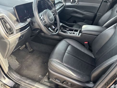 Used 2024 Kia Sorento S image 16