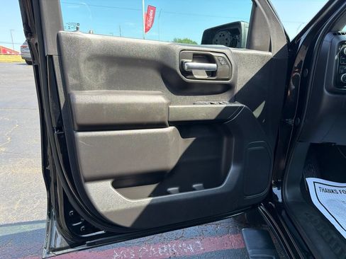 Used 2025 Chevrolet Silverado 1500 Custom w/ LPO, Dark Essentials Package AWD/4WD image 10
