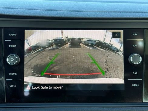 Used 2023 Volkswagen Jetta SEL image 32