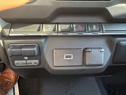 Used 2020 Chevrolet Silverado 1500 Custom Trail Boss w/ Custom Convenience Package AWD/4WD image 23