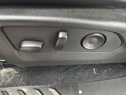 New 2025 GMC Canyon Denali w/ LPO, Denali Black Edition image 28