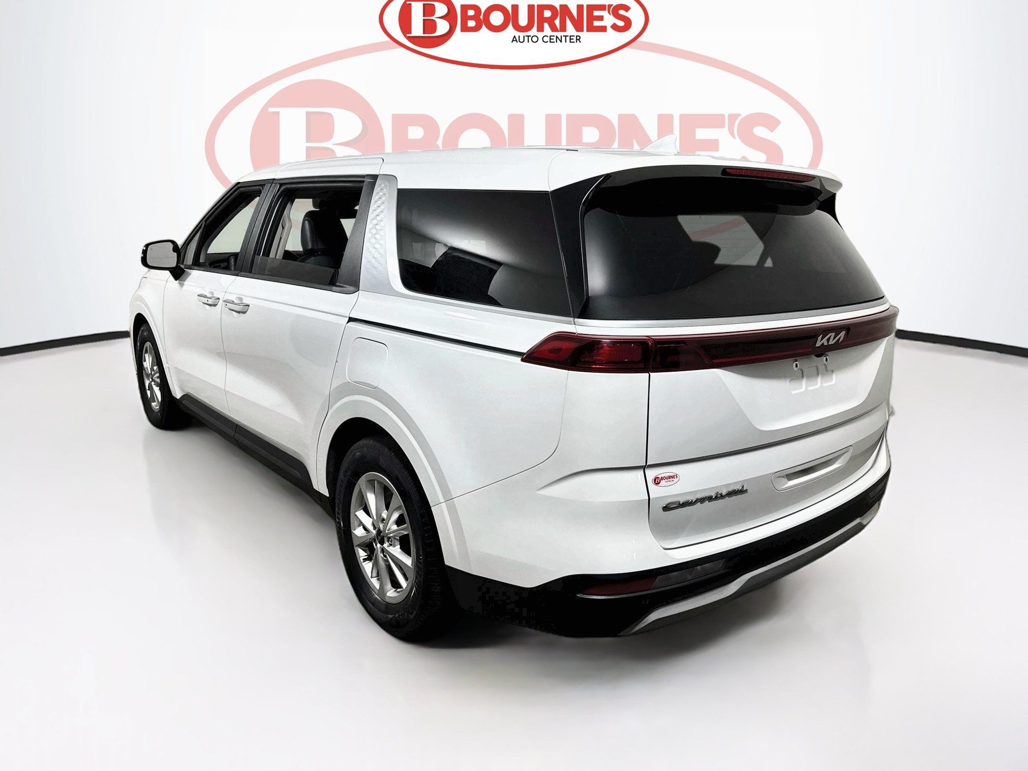 Used 2022 Kia Carnival LX FWD image 9
