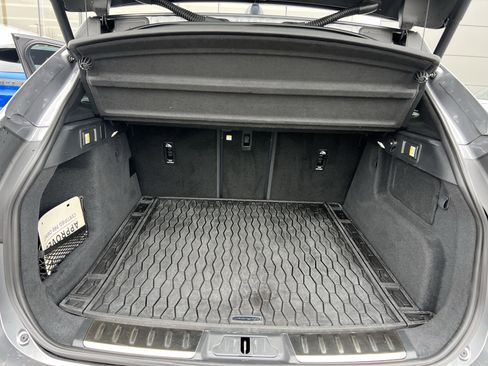 Certified 2025 Jaguar F-PACE R-Dynamic S image 36