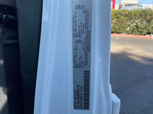 Used 2025 Jeep Wrangler Sahara image 28