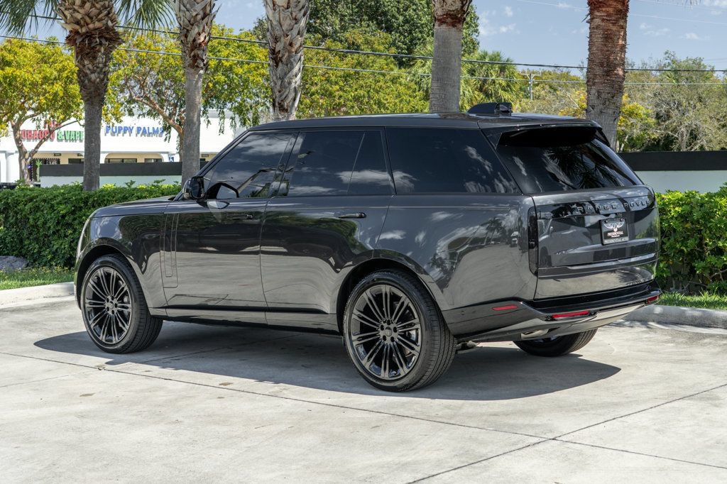 Used 2026 Land Rover Range Rover SE AWD/4WD image 4