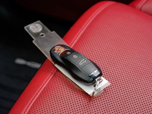 Used 2023 Porsche Macan AWD/4WD image 63
