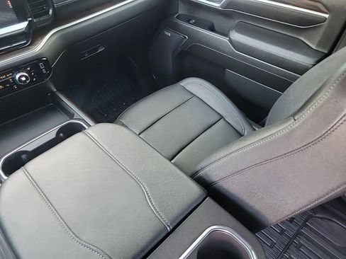 Used 2024 GMC Sierra 2500 SLT w/ SLT Convenience Package image 18