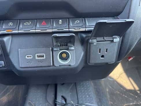 Used 2019 Chevrolet Silverado 1500 LT w/ Remote Start Package image 16