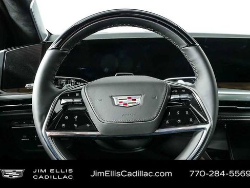 Used 2026 Cadillac Escalade ESV Platinum Sport w/ LPO, ONYX Package AWD/4WD image 10