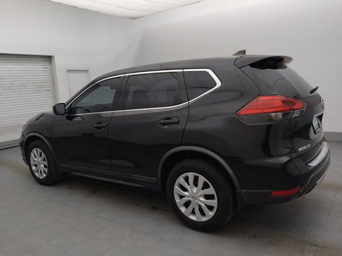 Used 2017 Nissan Rogue S image 3