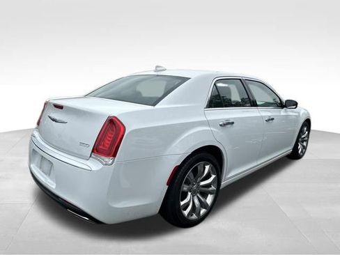 Used 2019 Chrysler 300 Limited RWD image 7