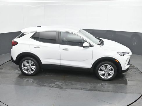 Used 2025 Buick Encore GX Preferred AWD/4WD image 31