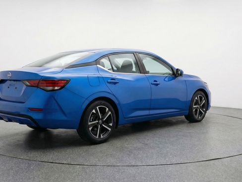 Used 2025 Nissan Sentra SV image 9
