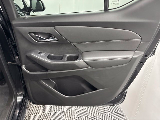 Used 2022 Chevrolet Traverse LT FWD image 16