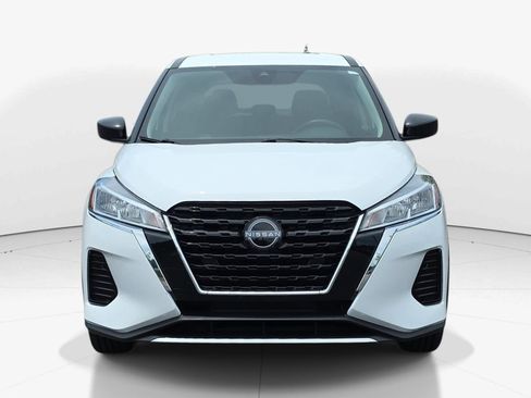 Used 2022 Nissan Kicks S w/ Interior Electronics Package FWD image 9