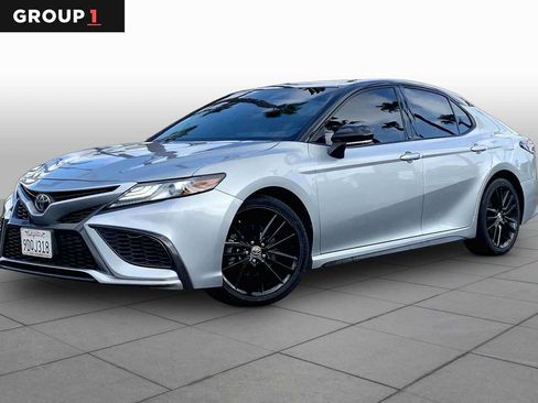 Used 2022 Toyota Camry XSE FWD image 1