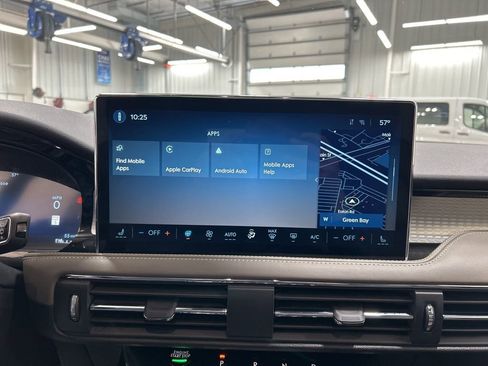 Certified 2025 Lincoln Corsair AWD w/ Equipment Group 101A image 20