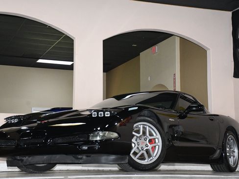 Used 2003 Chevrolet Corvette Z06 w/ Memory Package, 3 Drivers RWD image 84