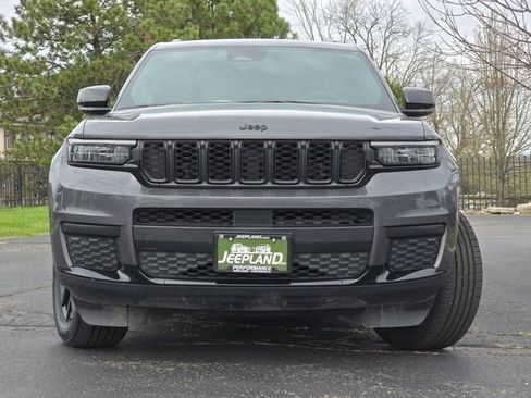 Used 2024 Jeep Grand Cherokee L Laredo image 3