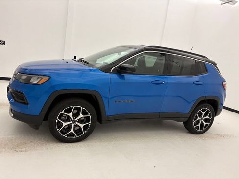Used 2025 Jeep Compass Limited AWD/4WD image 18