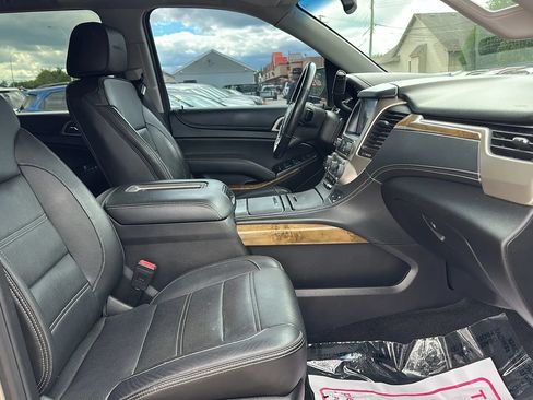 Used 2017 GMC Yukon Denali w/ Open Road Package AWD/4WD image 18