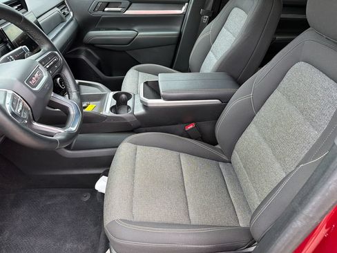 Used 2026 GMC Terrain Elevation w/ Black Edition FWD image 9