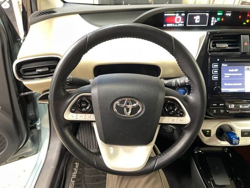 Certified 2017 Toyota Prius Three FWD image 19