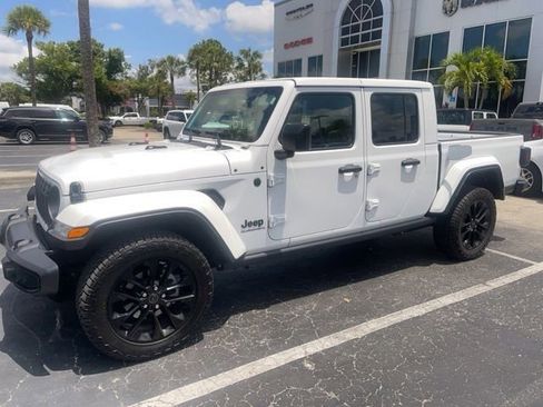 Used 2024 Jeep Gladiator Sport AWD/4WD image 1