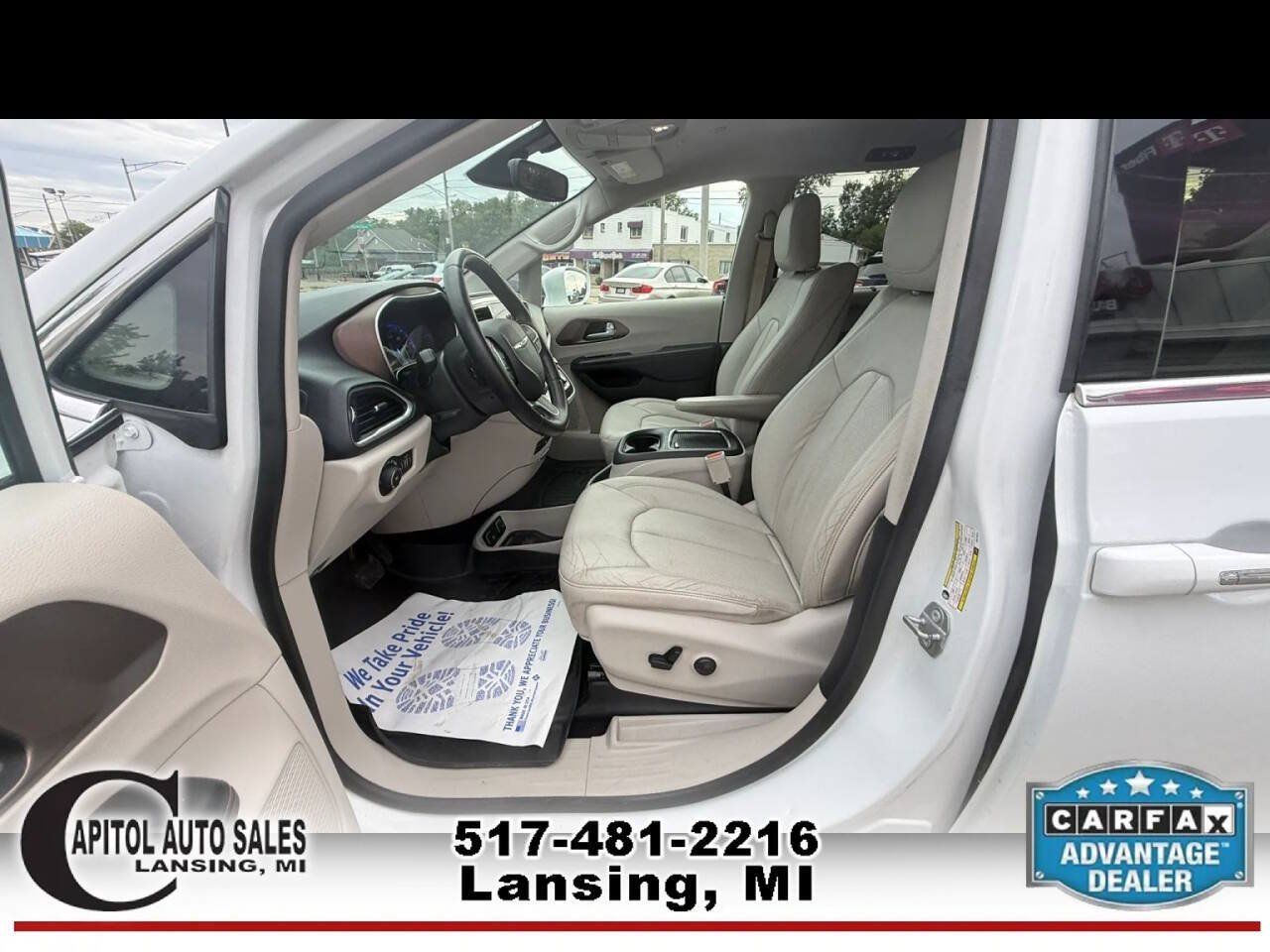 Used 2018 Chrysler Pacifica Touring-L Plus w/ Tire & Wheel Group FWD image 11