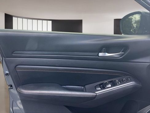 Used 2019 Nissan Altima 2.5 SR FWD image 18