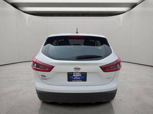 Used 2022 Nissan Rogue Sport S image 4