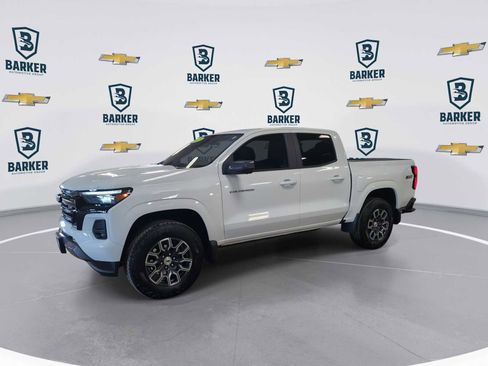 Used 2025 Chevrolet Colorado Z71 w/ Technology Package AWD/4WD image 4