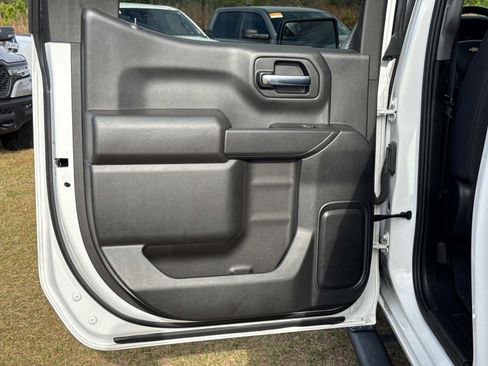 Used 2022 Chevrolet Silverado 1500 Custom image 12