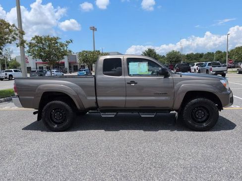 Used 2012 Toyota Tacoma PreRunner w/ SR5 Pkg RWD image 3