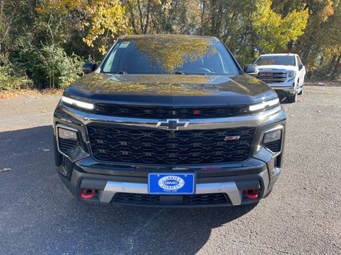 Used 2024 Chevrolet Traverse Z71 w/ Enhanced Driving Package image 9