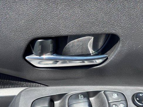 Used 2023 Nissan Kicks SV FWD image 17