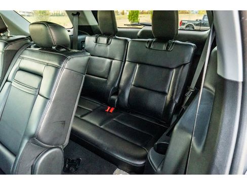 Used 2024 Ford Explorer Limited image 14